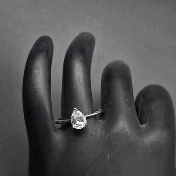 NVC Pear Cut CZ Ring Size 8 Silver Plated Band Tear Drop - Picture 10 of 10